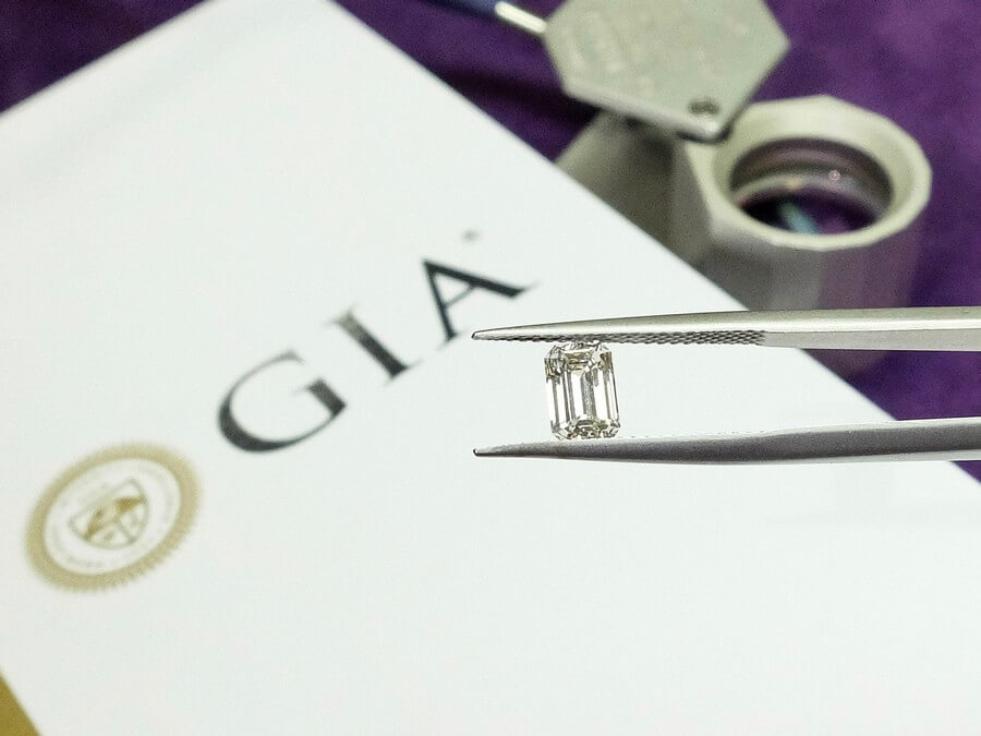 Система оценки бриллиантов – что влияет на качество ювелирных изделий